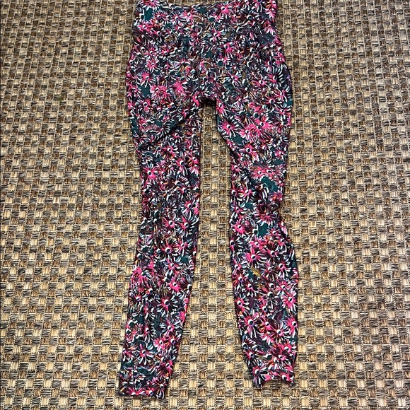 Lululemon 8 - Picture 1 of 3